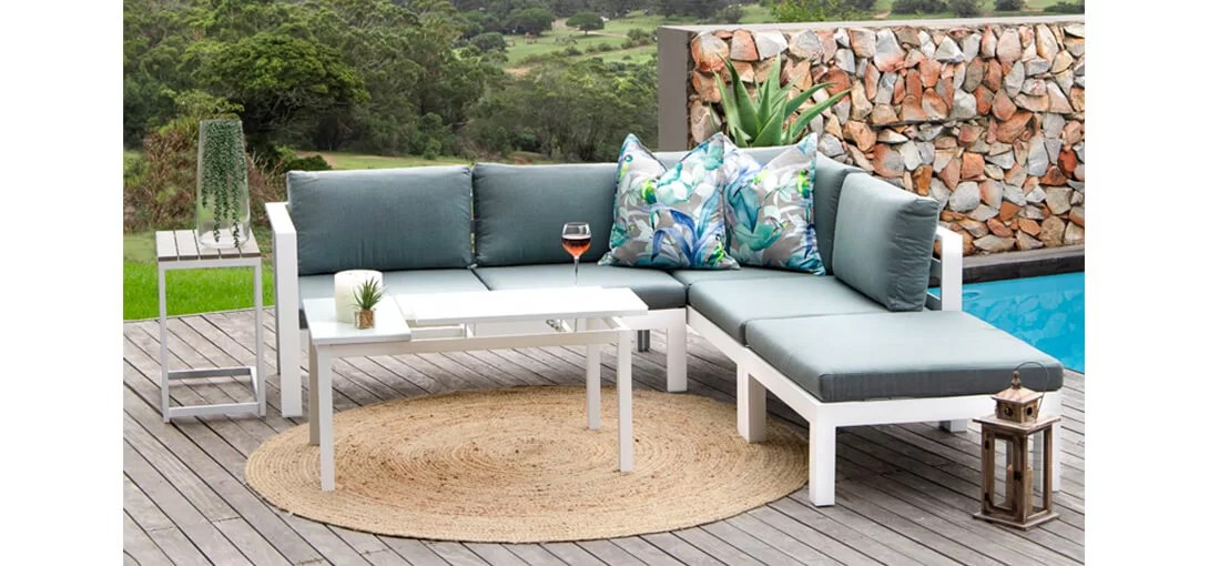 Metal versus Wooden Patio Outdoor Furniture